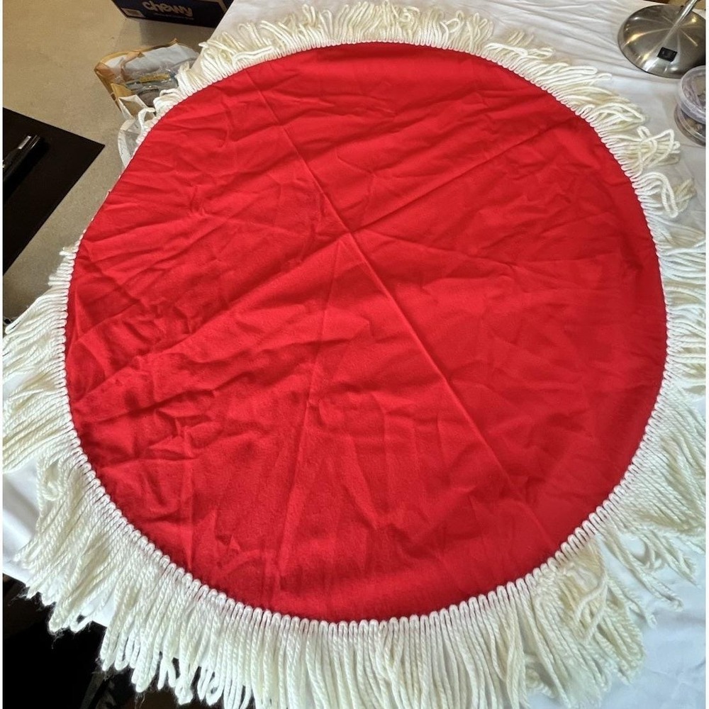 Vintage 80s Red Christmas Tablecloth Doily‎ 35" White Yarn Fringe Retro